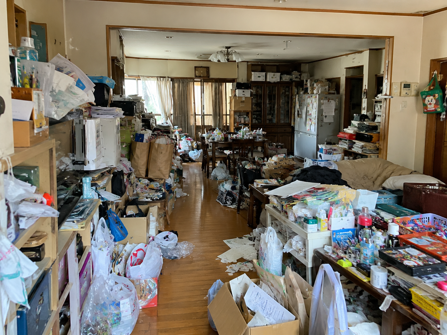 4LDKのゴミ屋敷状態の部屋